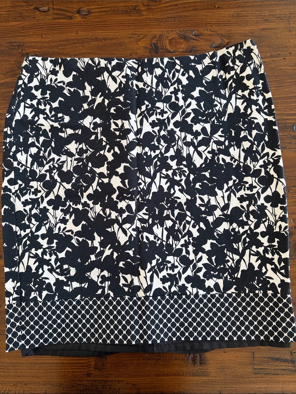 NEW YORK & COMPANY skirt